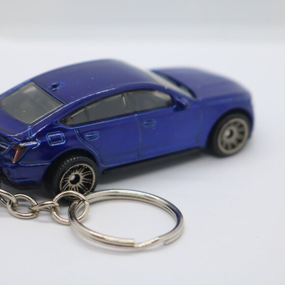 Matchbox blue caddy Custom keychain 1:64 scale - Picture 4 of 4